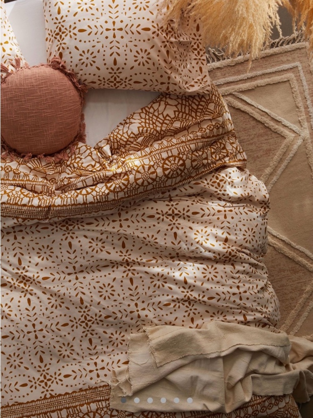 Urban Outfitters Evelyn Tile Duvet set Queen